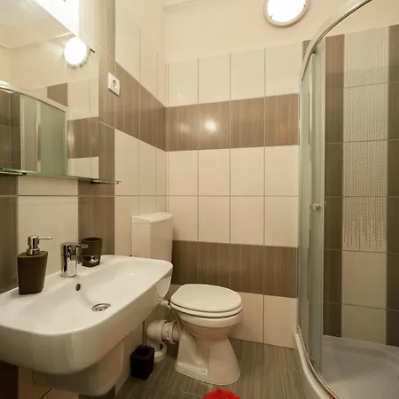 The Center Vintage & Hancrafted