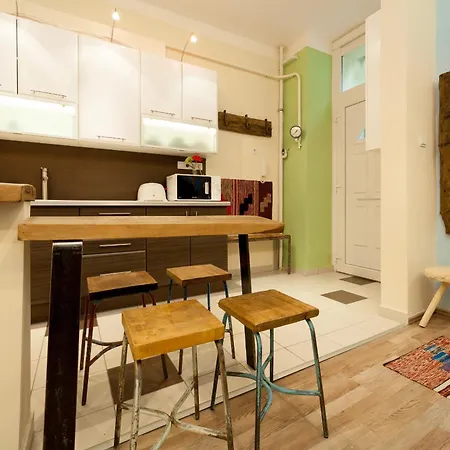 The Center Vintage & Hancrafted