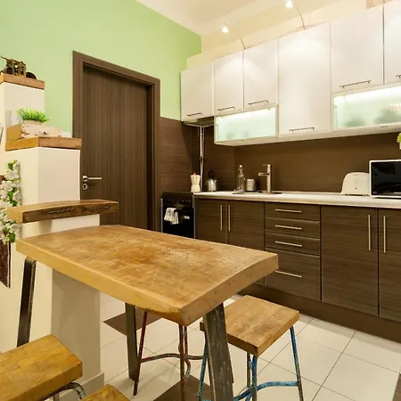 The Center Vintage & Hancrafted Apartman